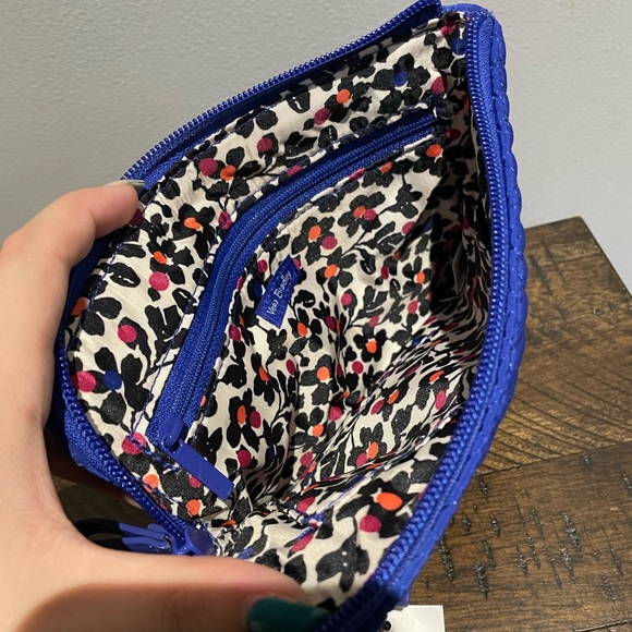 NEW Vera Bradley Wristlet - Picture 3 of 4
